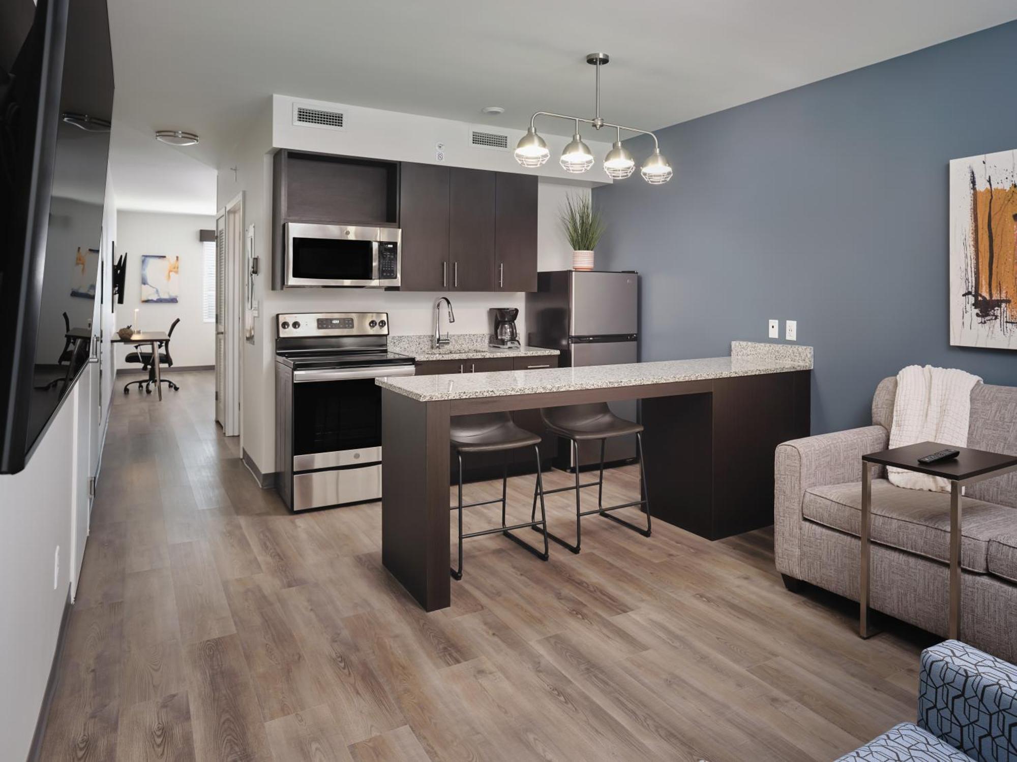 Stayapt Suites College Station Брайън Екстериор снимка